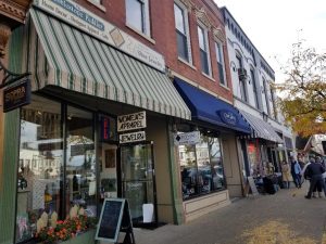 Downtown Lake Geneva WI. Best Things to Do