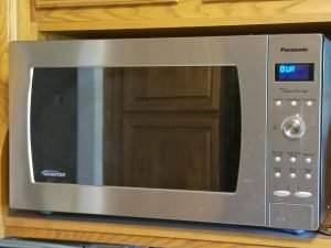 How to Clean a Microwave